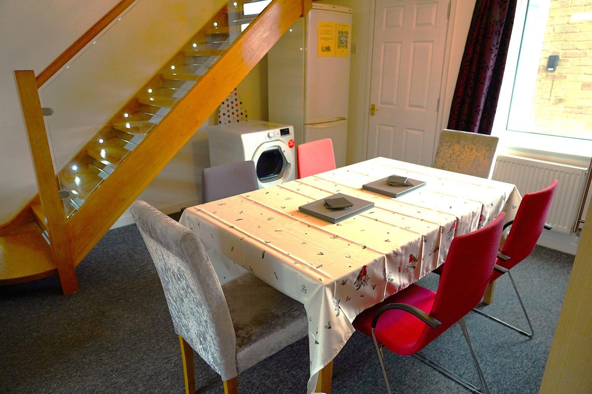 Sleeps 10, Free Parking, Close To Science Park, King Size Bed Milton  Luaran gambar